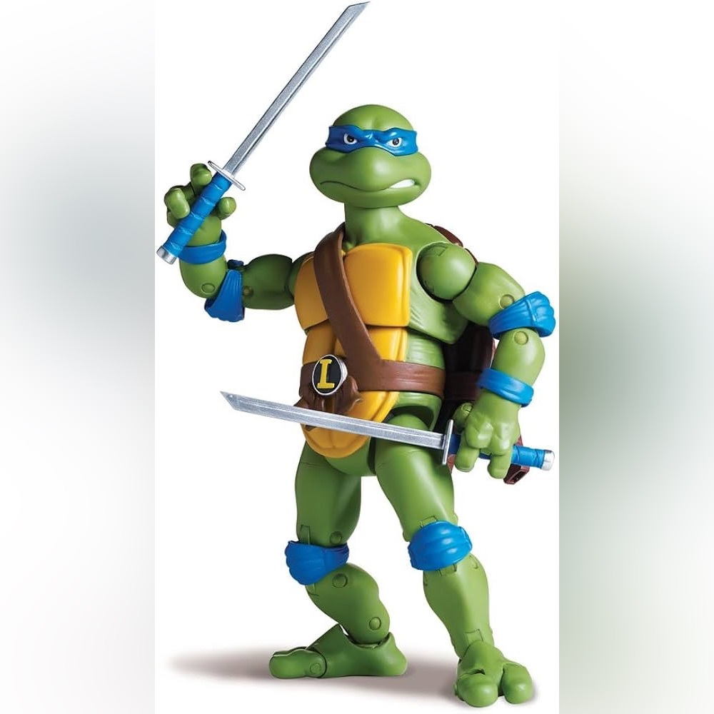 Teenage Mutant Ninja Turtles TMNT Classic Collection Action Figure Leonardo Blue